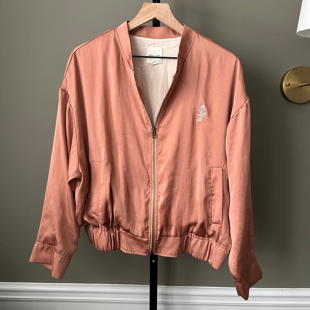 Urban Outfitters Silence + Noise Dusty Rose Satin Bomber Jacket Large Womens - Picture 2 of 6